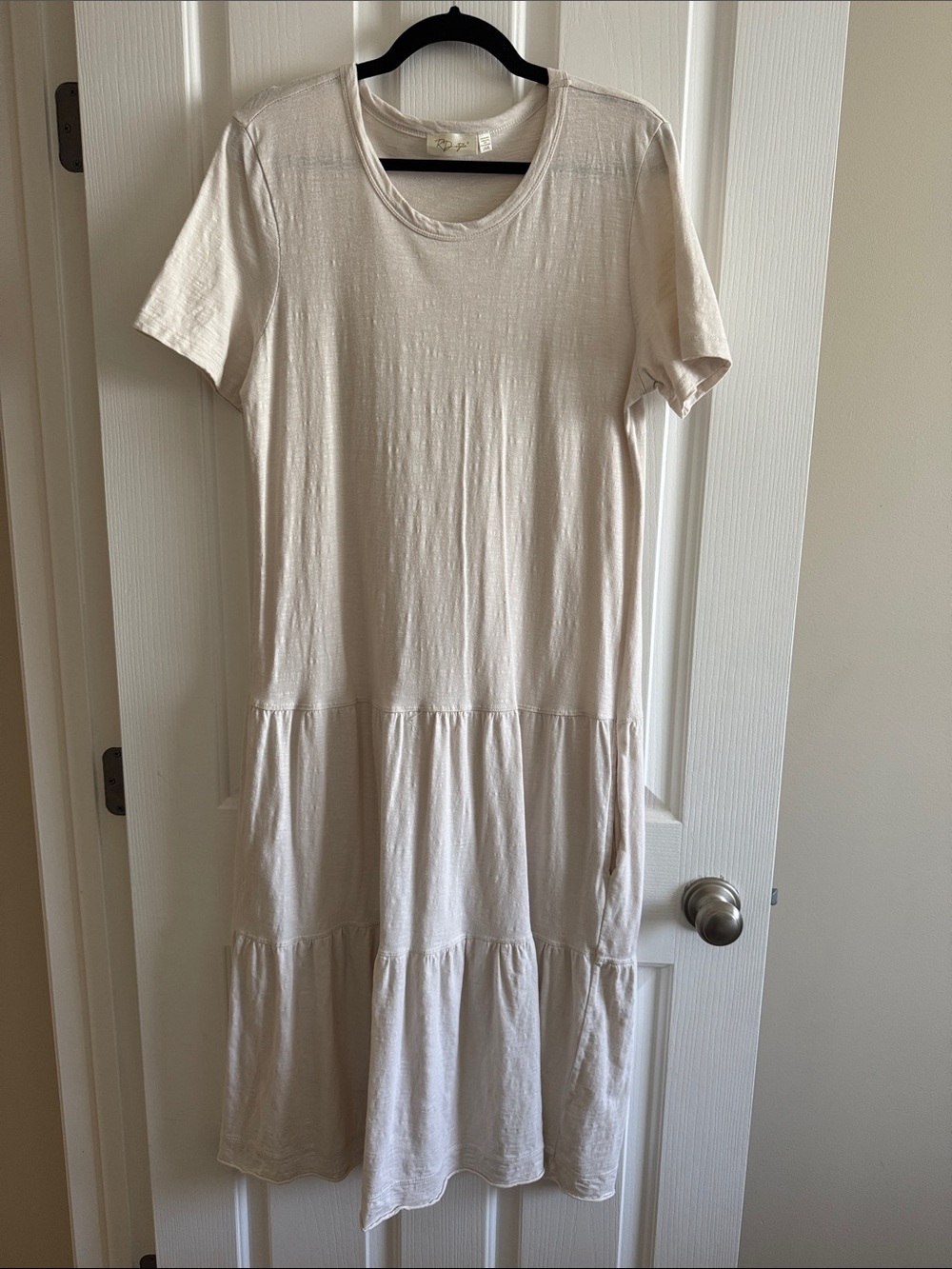 Casual Short-Sleeve Tiered Midi Dress — Cream size lg
